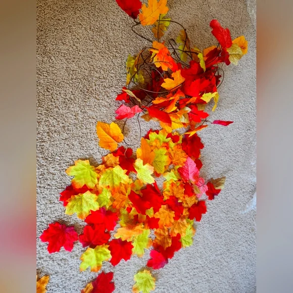 Fall Leaf Decor - Picture 1 of 2